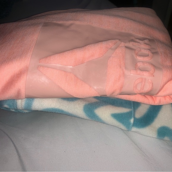 Sweater Bundle for girls 🩷 - Picture 8 of 8